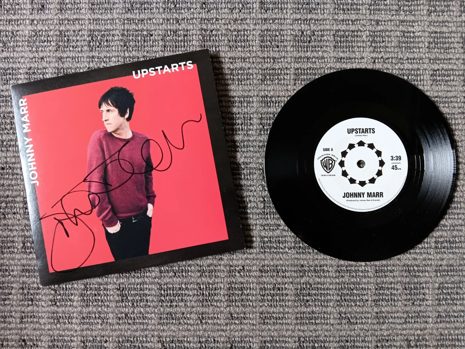 Johnny Marr Upstarts SIGNED 7" Vinyl Single 2013 - Autographed, great condition, image 3