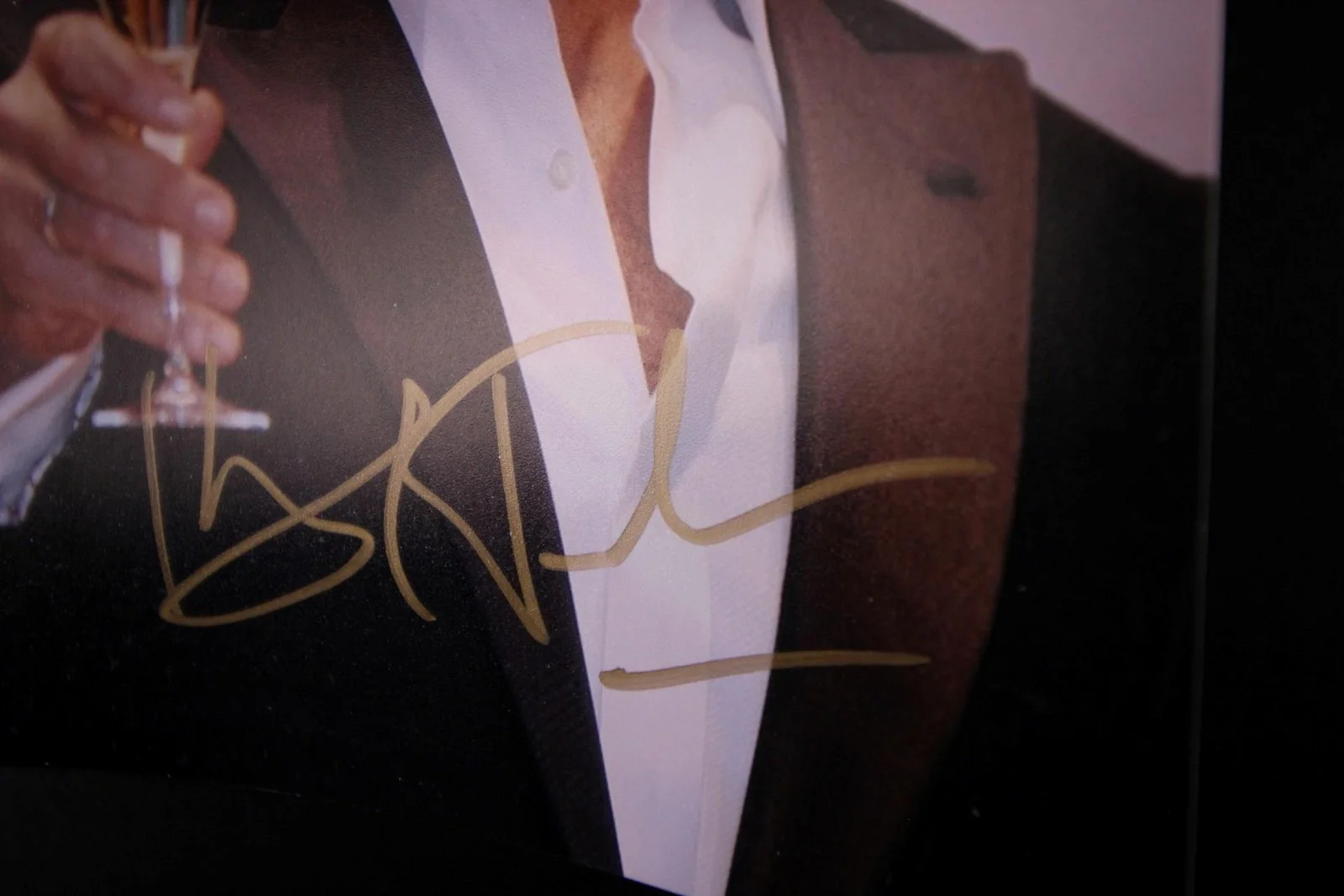Hugh Jackman — HUGH JACKMAN (X-MAN series~GREATEST SHOWMAN~PRISONERS) AUTOGRAPH PHOTO~, image 2