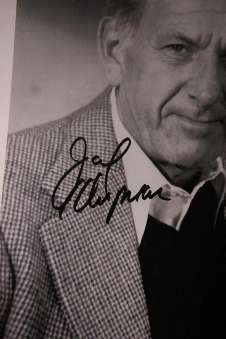 Jack Klugman — JACK KLUGMAN (1922-2012) (QUINCY M.E.~THE ODD COUPLE) AUTOGRAPH PHOTO~, image 2