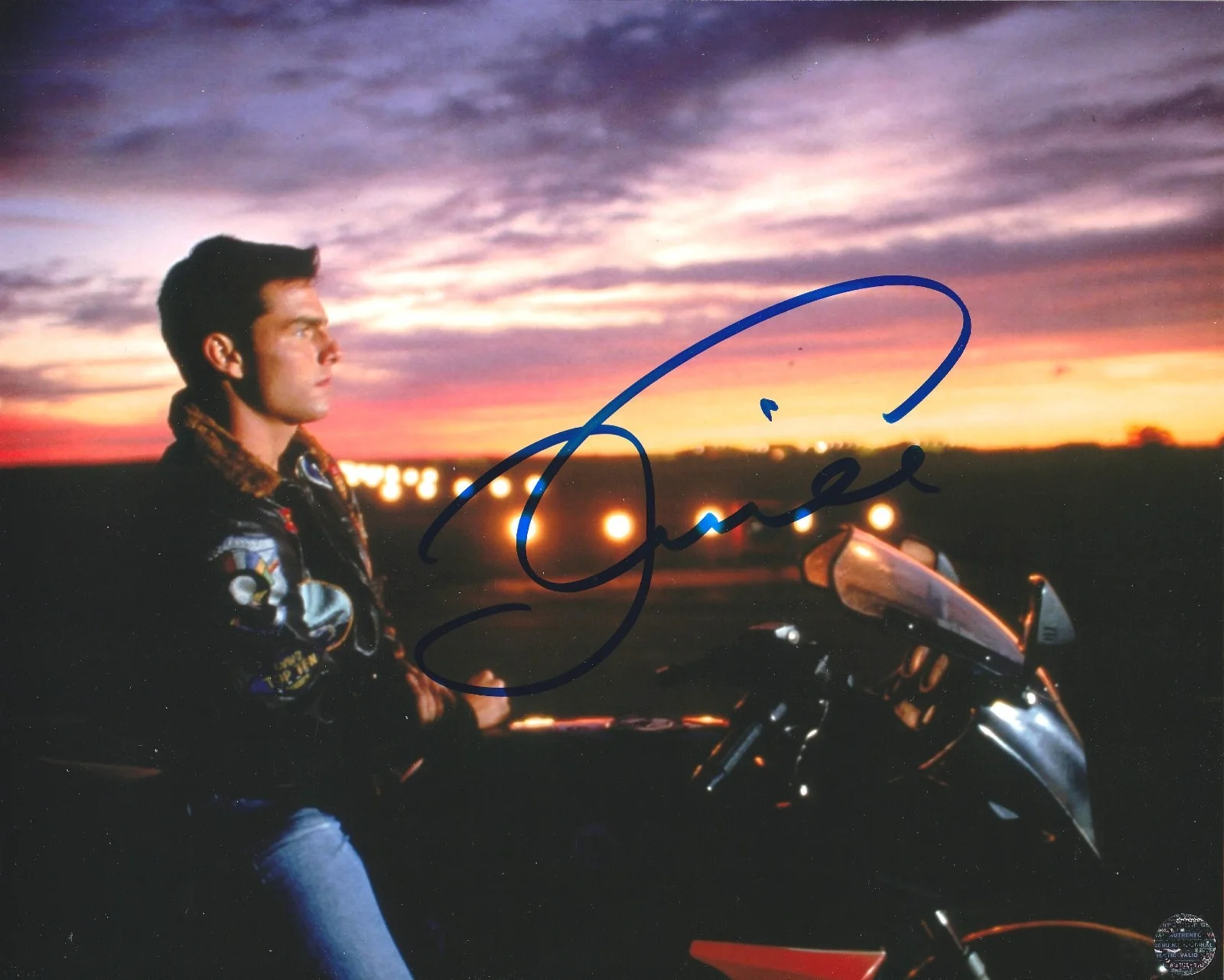Tom Cruise — Tom Cruise Autographed Signed Top Gun Maverick 8x10 Photo with COA/Hologram