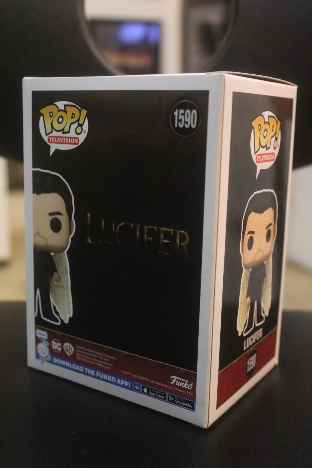 Tom Ellis — Signed Funko Pop Television #1590 - Lucifer - Tom Ellis + COA, изображение 3