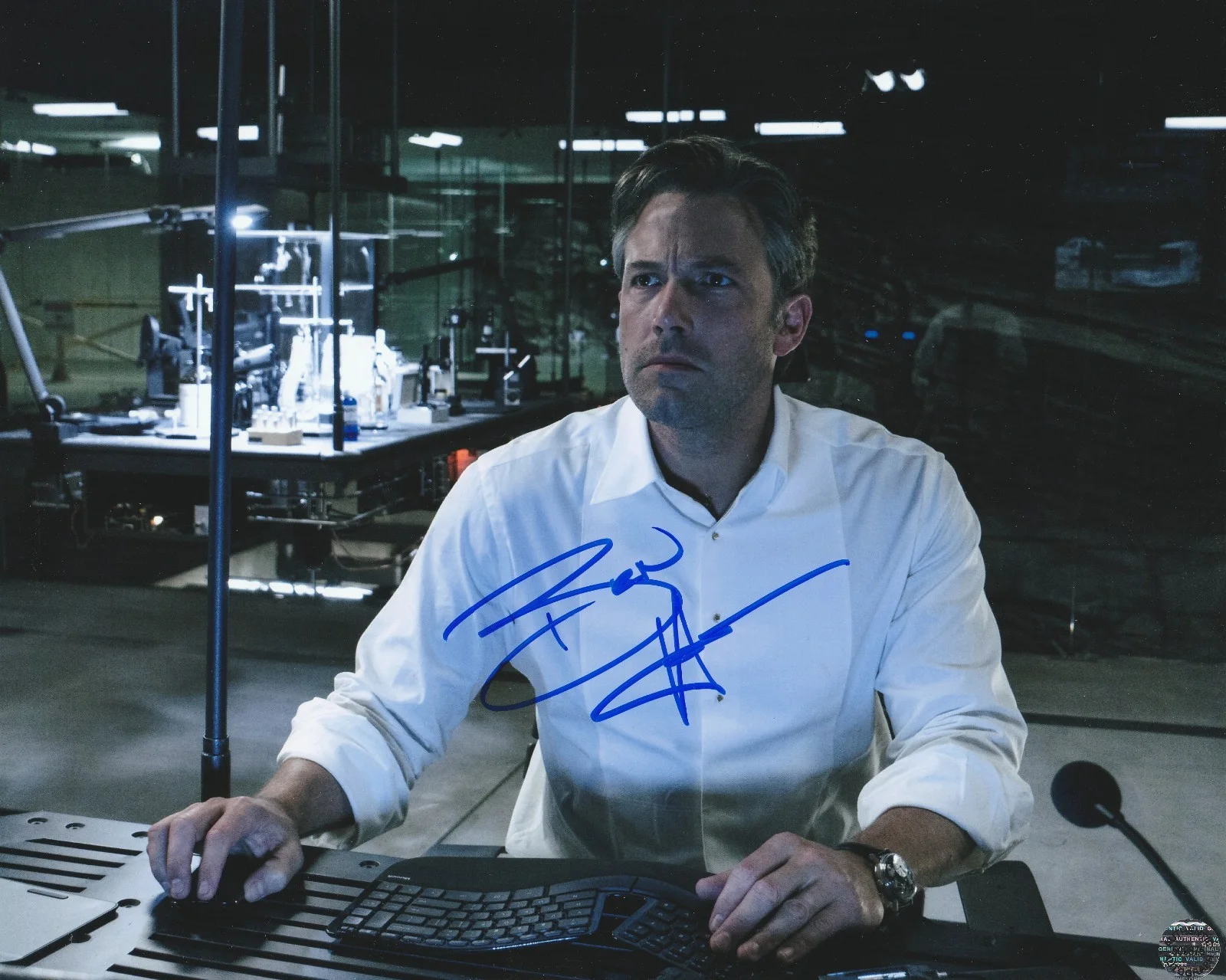 Ben Affleck — Ben Affleck Signed Autographed 8x10 Photo with COA/Matching Hologram (Batman)