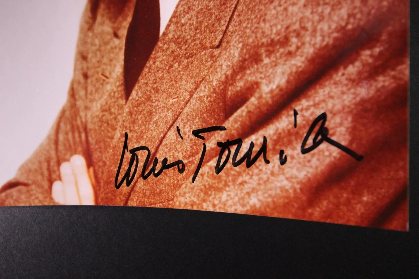 Louis Jourdan — LOUIS JOURDAN (1921-2015) (V.I.P.S~GIGI~COUNT DRACULA) AUTOGRAPH PHOTO~, изображение 2