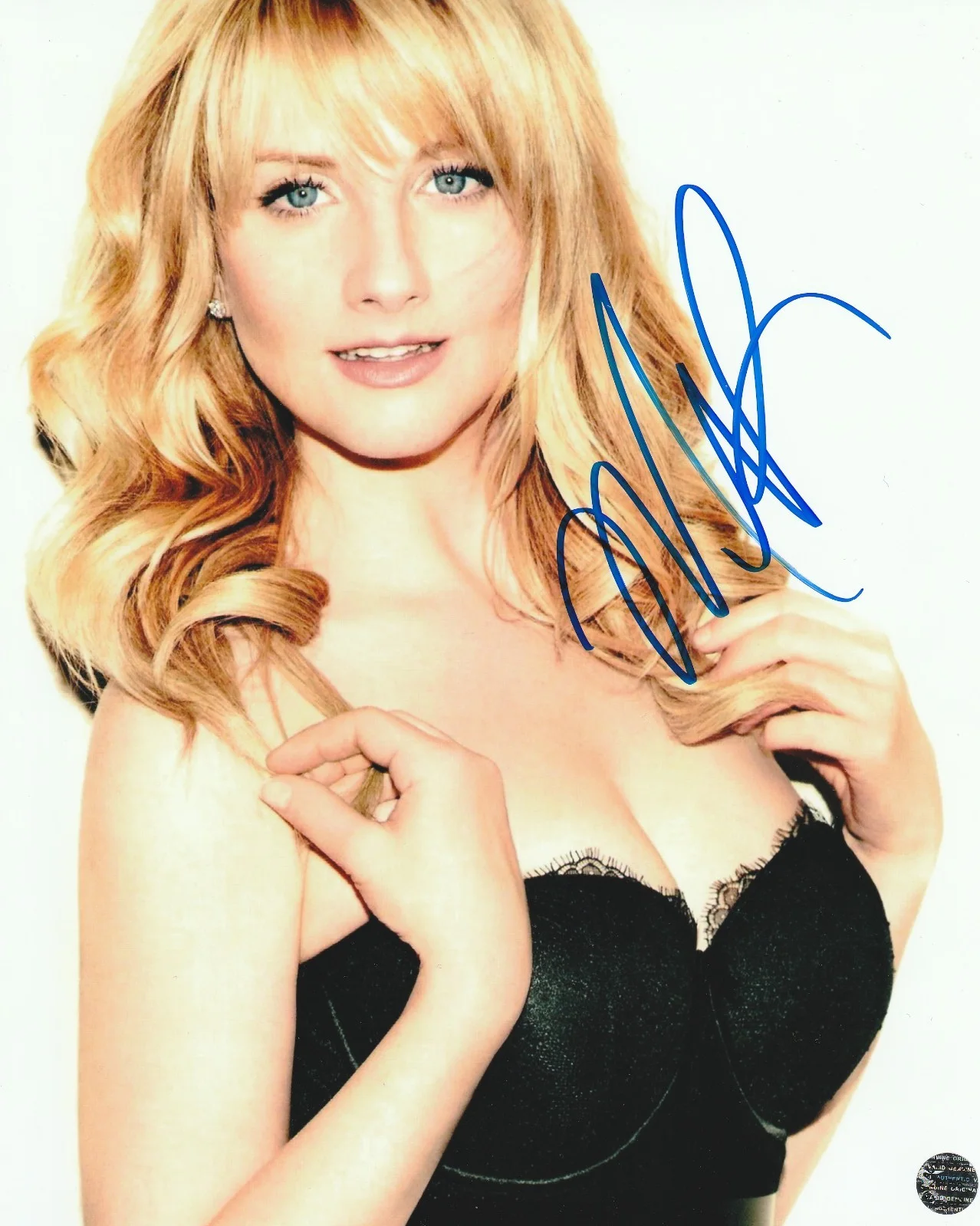Melissa Rauch — Melissa Rauch Autographed The Big Bang Theory Sexy 8x10 Photo COA/Hologram