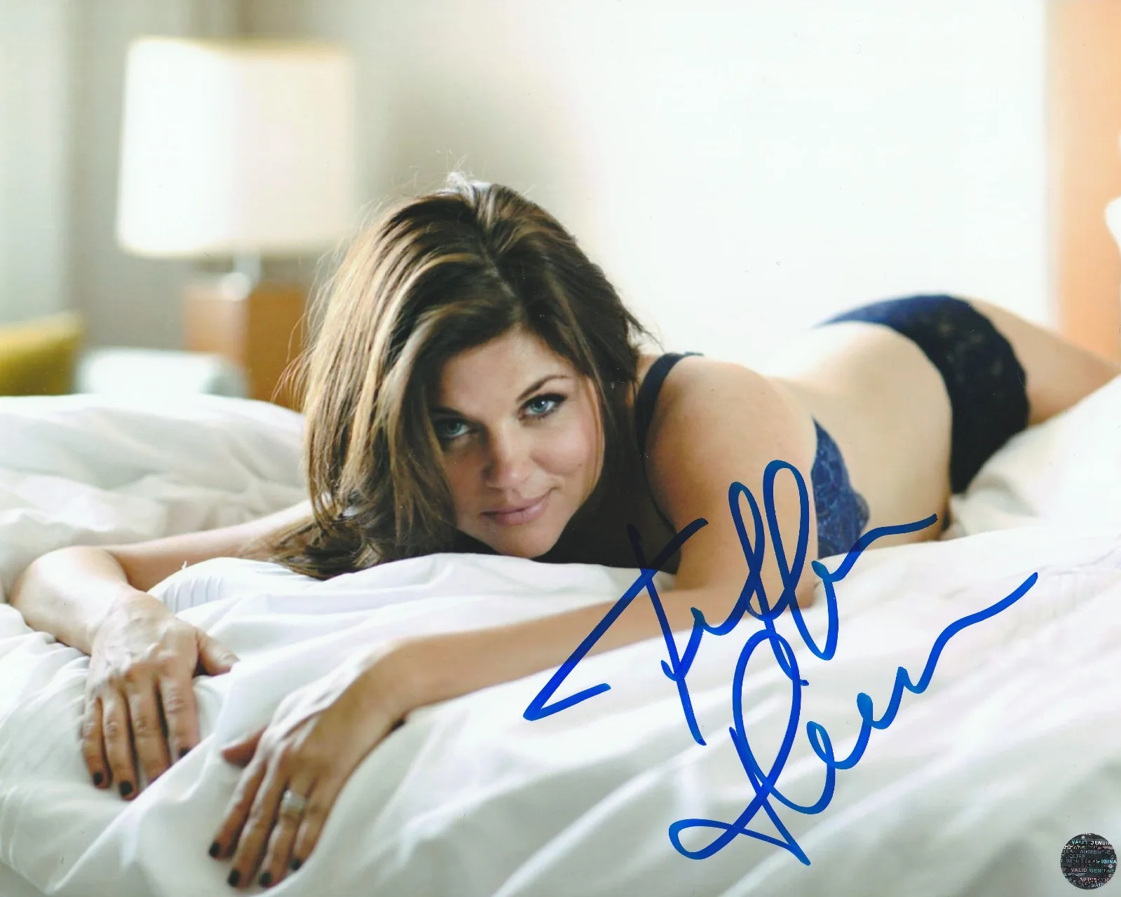 Tiffani Amber Thiessen — Tiffani Amber Thiessen Signed Autographed Super Sexy 8x10 Photo withCOA/Hologram
