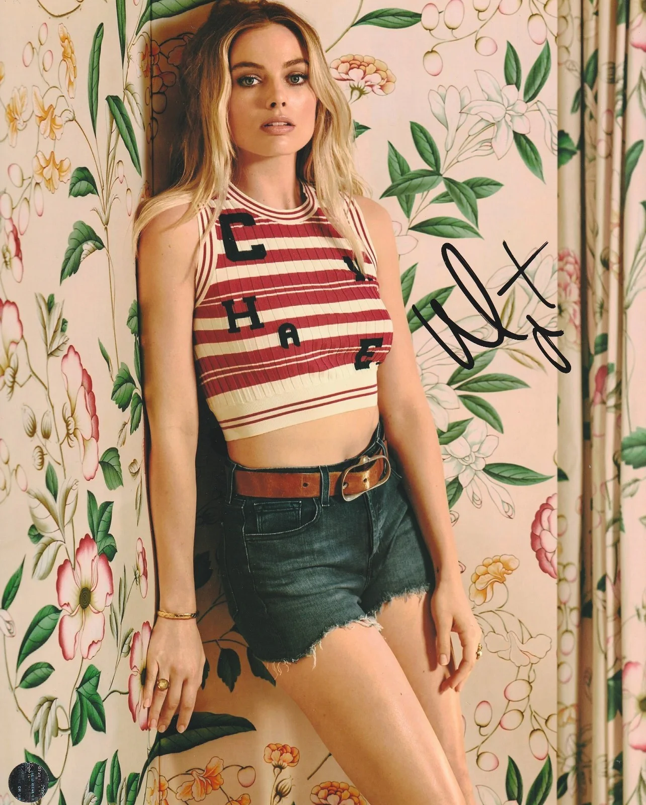 Margot Robbie — Margot Robbie Signed Autographed Super Sexy Hot 8x10 Photo with COA/Hologram