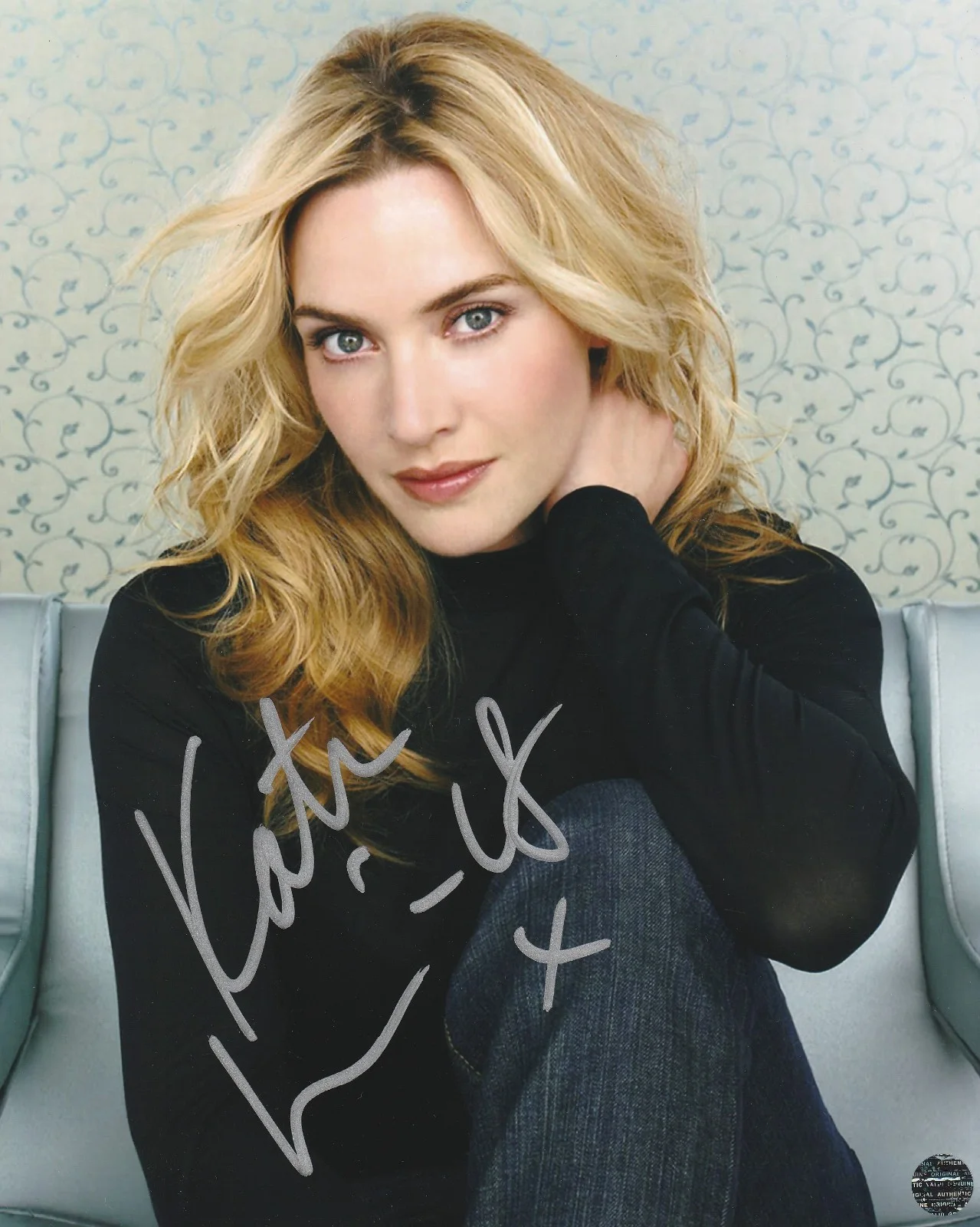 Kate Winslet — Kate Winslet Autographed Signed Titanic Sexy Hot 8x10 Photo with COA/Hologram