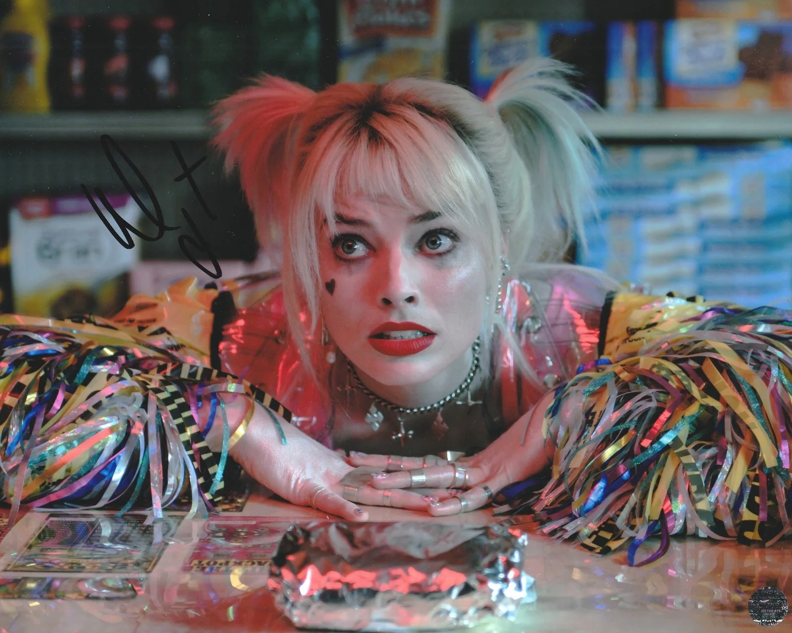 Margot Robbie — Margot Robbie Autographed Suicide Squad 8x10 Photo with COA/Matching Hologram