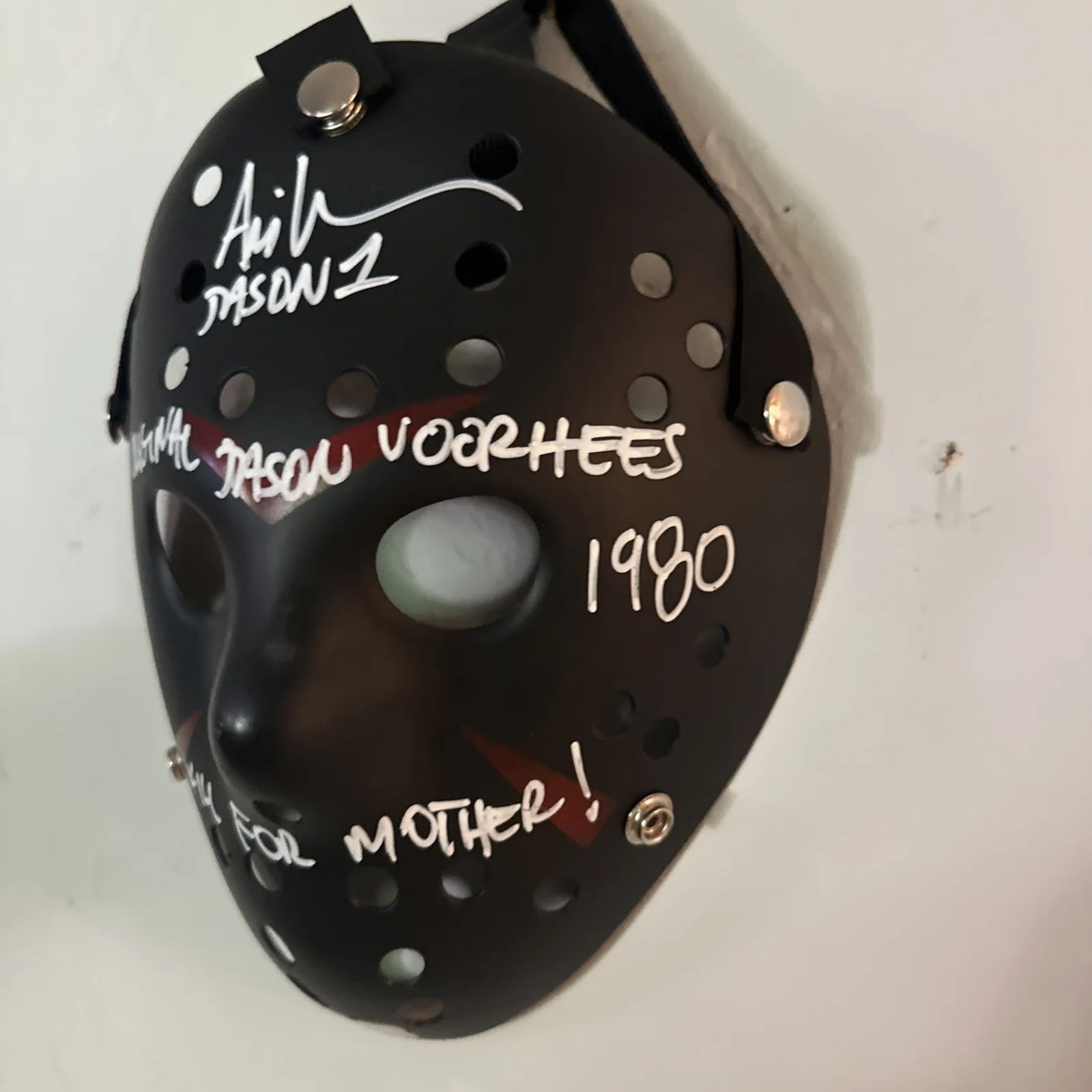 Ari Lehman — Jason Voorhees Ari Lehman Signed Auto Hockey Strap Mask “Kill For Mother” COA, image 3