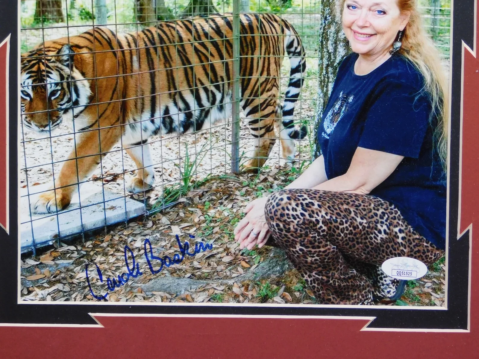 Carole Baskin — Carole Baskin Signed Auto Framed 8x10 Photo Tiger King Big Cat Rescue JSA COA, изображение 2