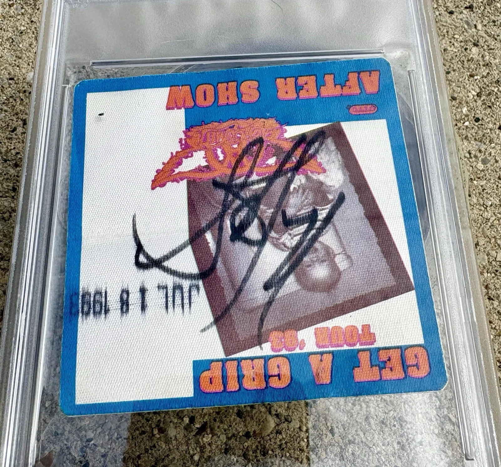 AEROSMITH Steven Tyler SIGNED VIP Pass PSA/DNA Auto Slabbed, image 2