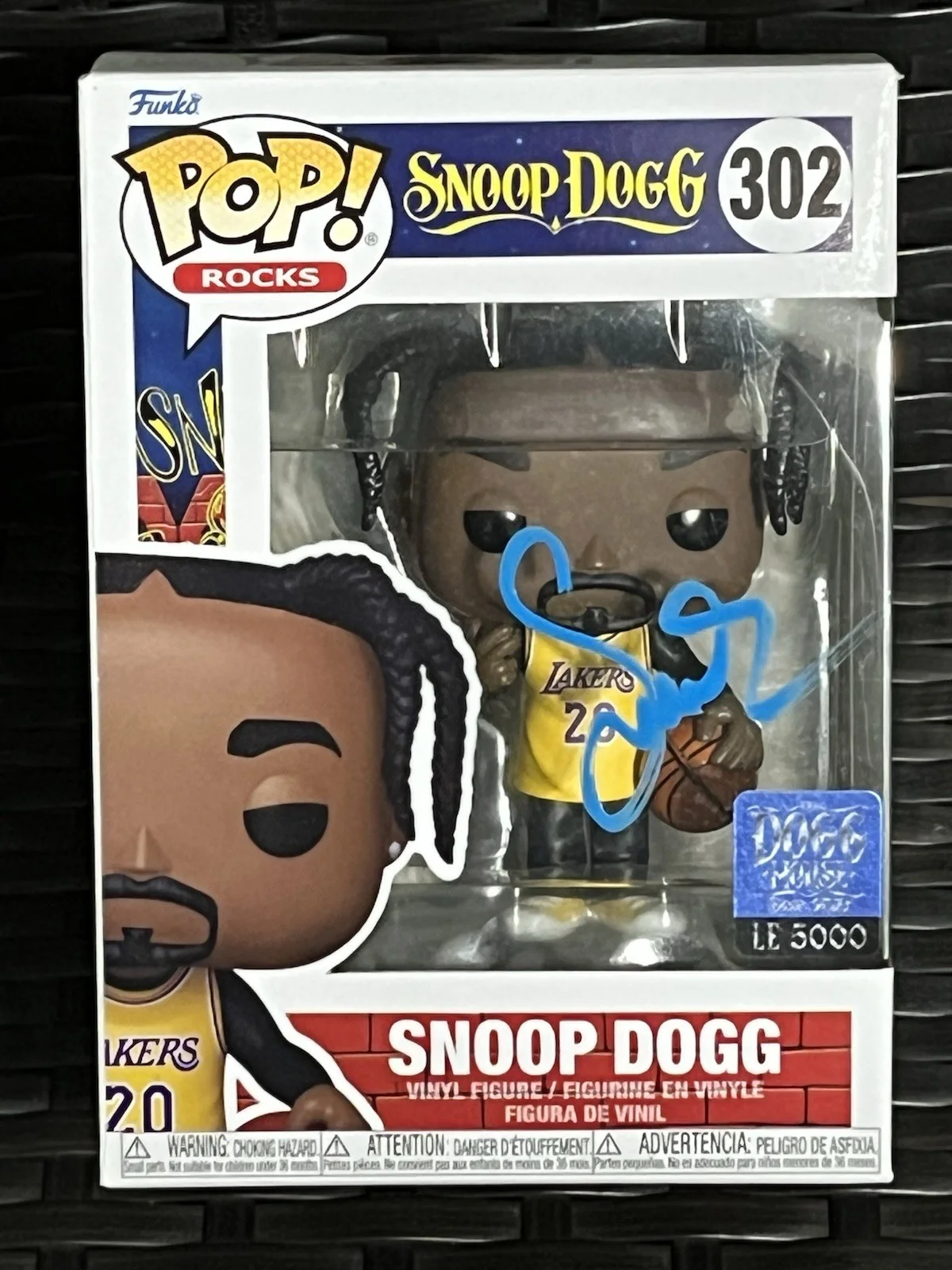 Snoop Dogg — Snoop Dogg Signed Funko Pop #302 Limited Edition 5000 Yellow Lakers PROOF PICS