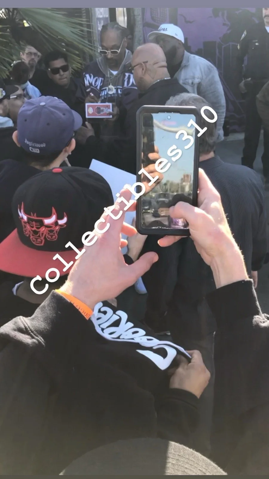 Snoop Dogg — Snoop Dogg Signed Funko Pop #302 Limited Edition 5000 Yellow Lakers PROOF PICS, image 2