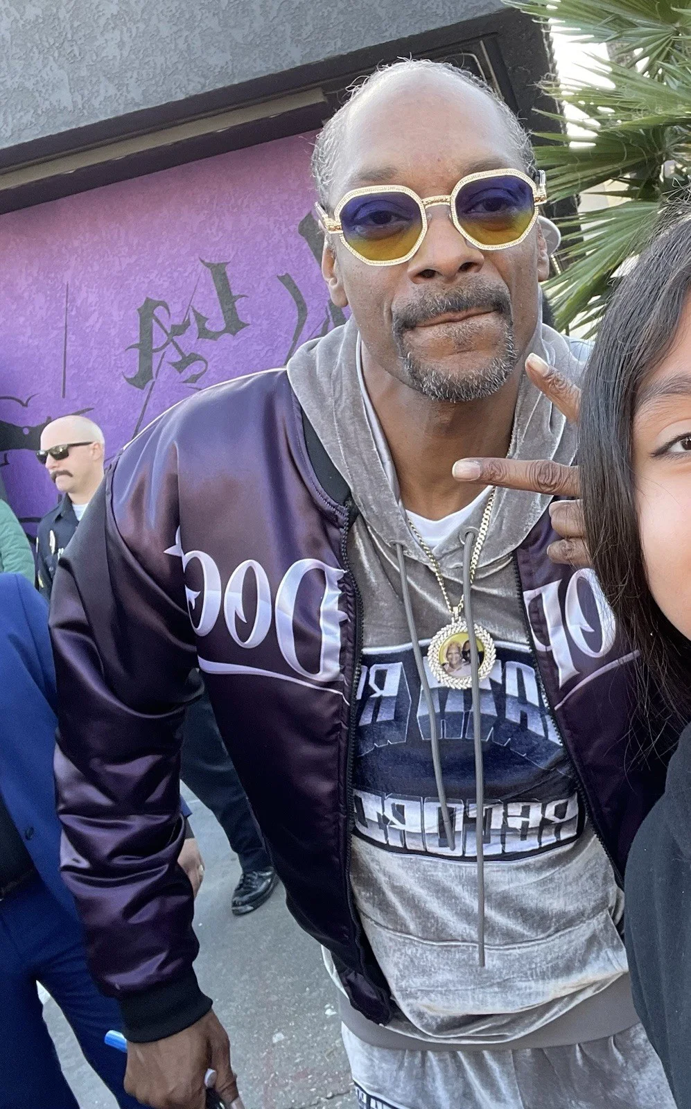 Snoop Dogg — Snoop Dogg Signed Funko Pop #302 Limited Edition 5000 Yellow Lakers PROOF PICS, image 3