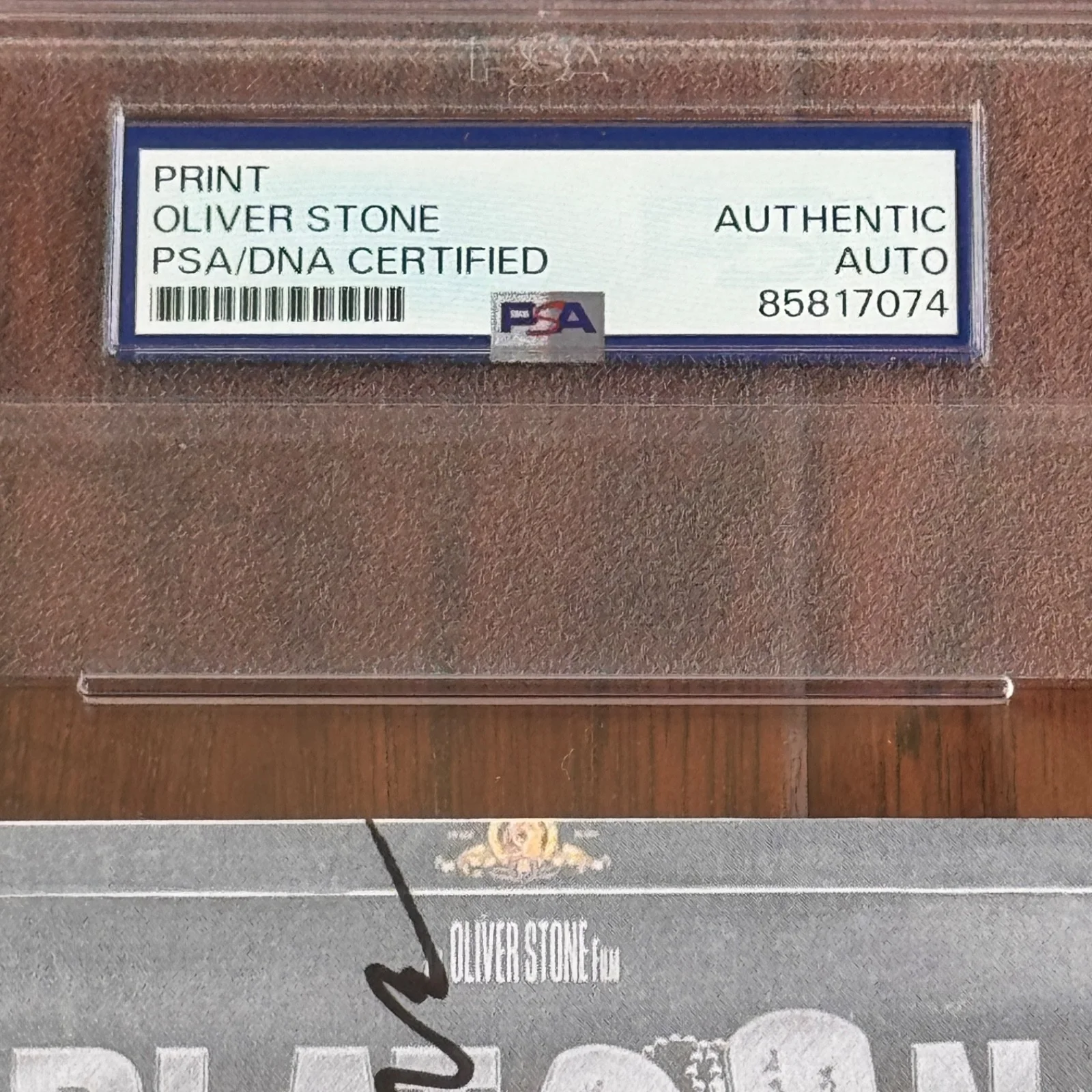OLIVER STONE Autograph PLATOON Souvenir Movie Print Signed * PSA, изображение 3