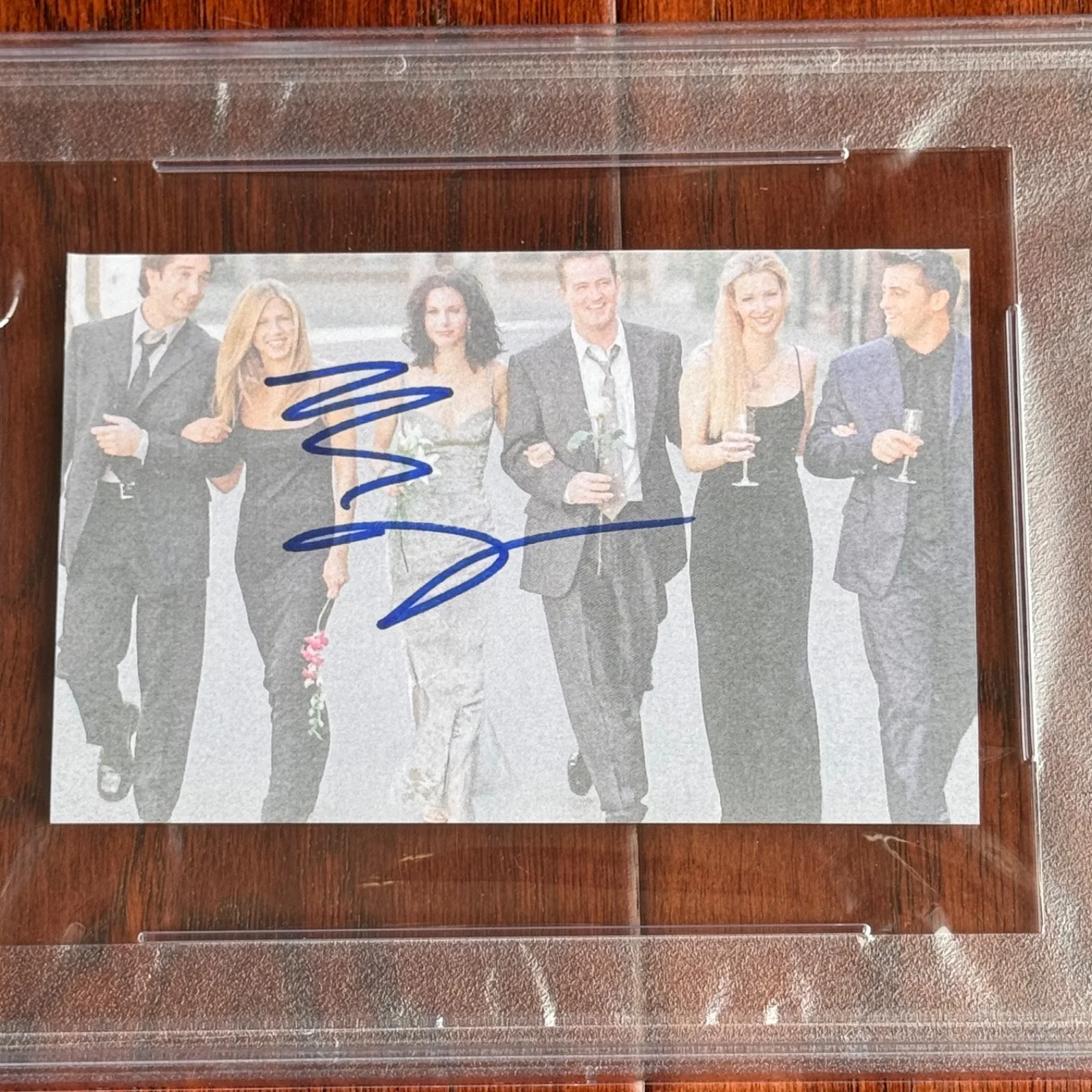 MATTHEW PERRY Autograph FRIENDS Souvenir Print Signed CHANDLER BING * PSA, изображение 4