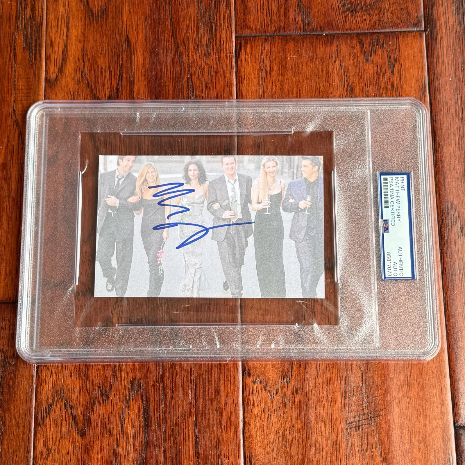 MATTHEW PERRY Autograph FRIENDS Souvenir Print Signed CHANDLER BING * PSA, изображение 5