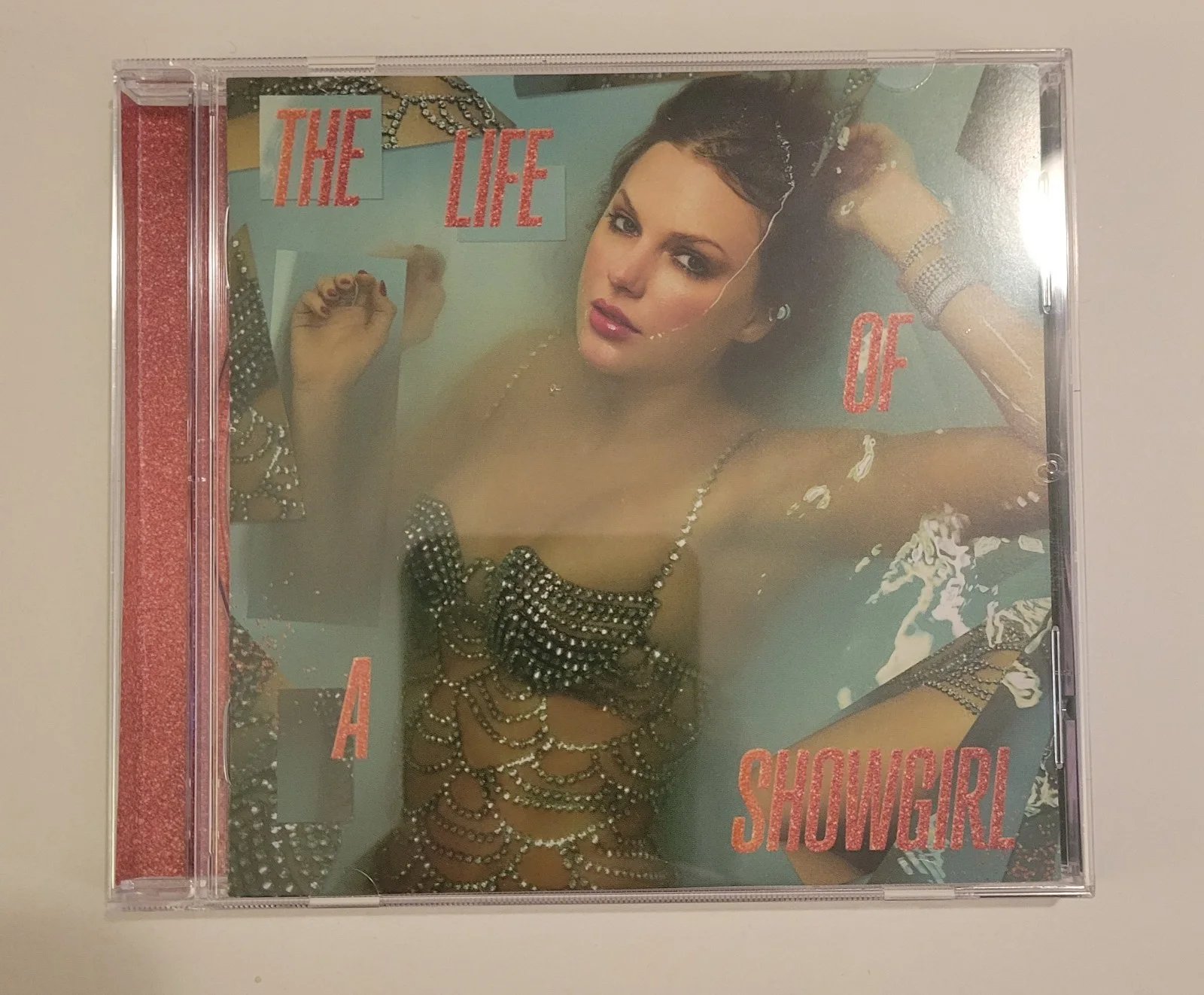 Taylor Swift Signed The Life of a Showgirl CD Album Full Heart Photo 2, изображение 3