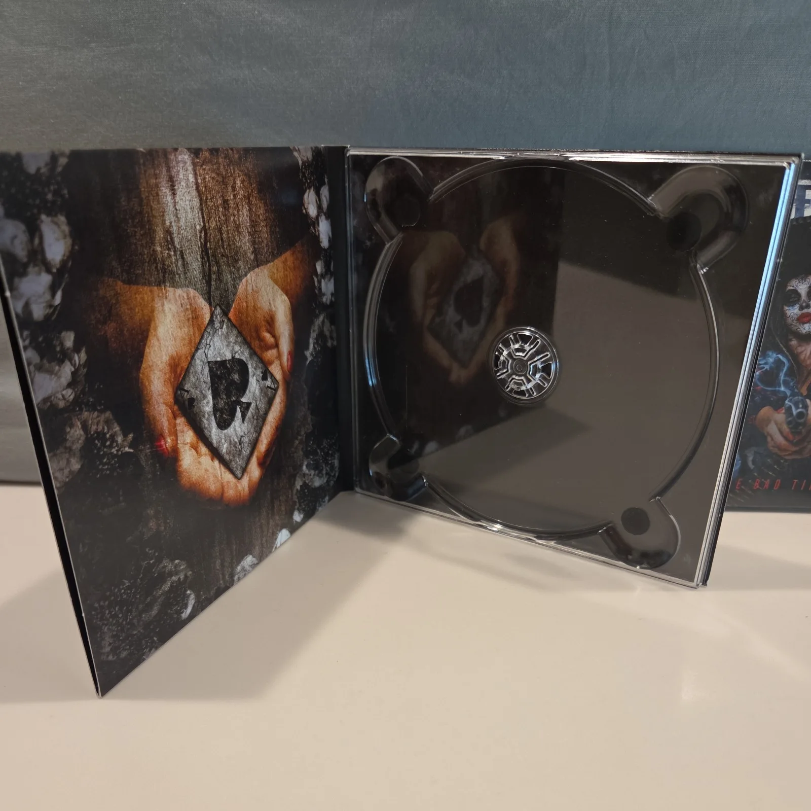 The Offspring Let The Bad Times Roll Autographed New CD Dexter Noodles Pete, image 3