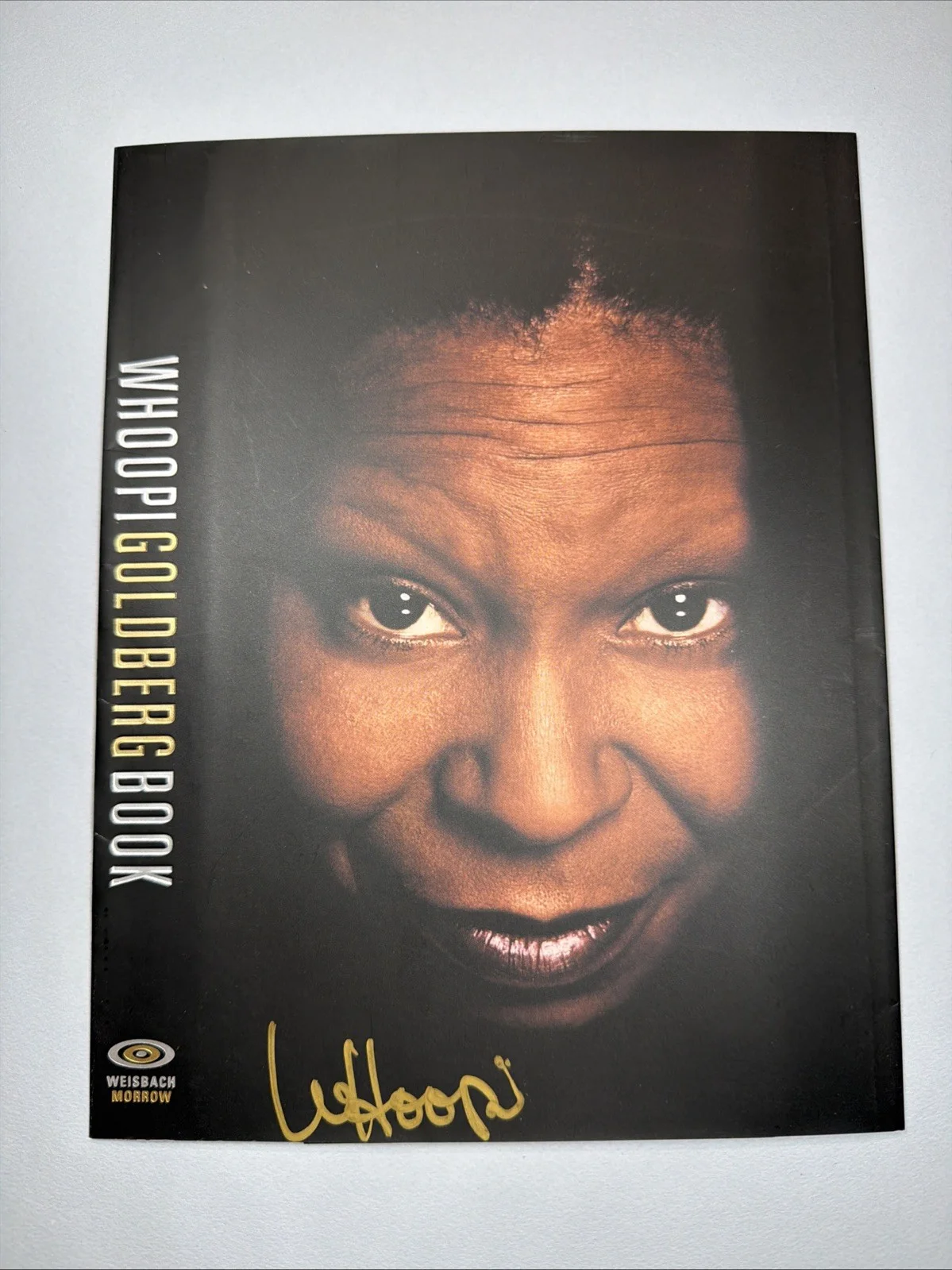 Whoopi Goldberg — WHOOPI GOLDBERG AUTHENTIC HAND SIGNED BOOK COVER AUTOGRAPHED