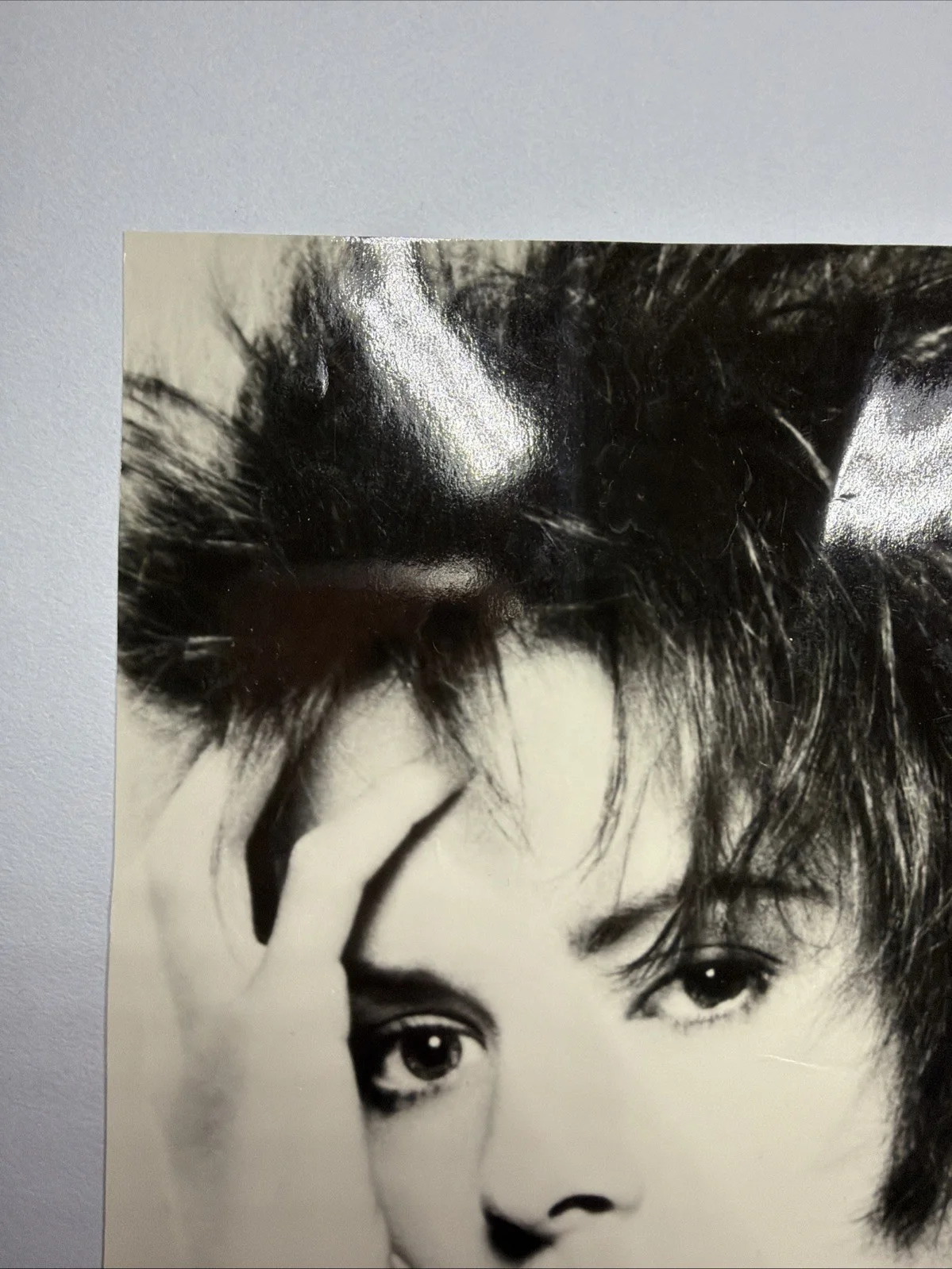 Sheena Easton — Sheena Easton Hand Signed Autographed 6.7/8x8.5in Glossy Photo, image 2