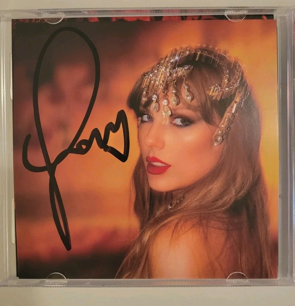 Taylor Swift The Life of a Showgirl Signed LONG SIGNATURE Heart Rare CD Photo 1, изображение 2