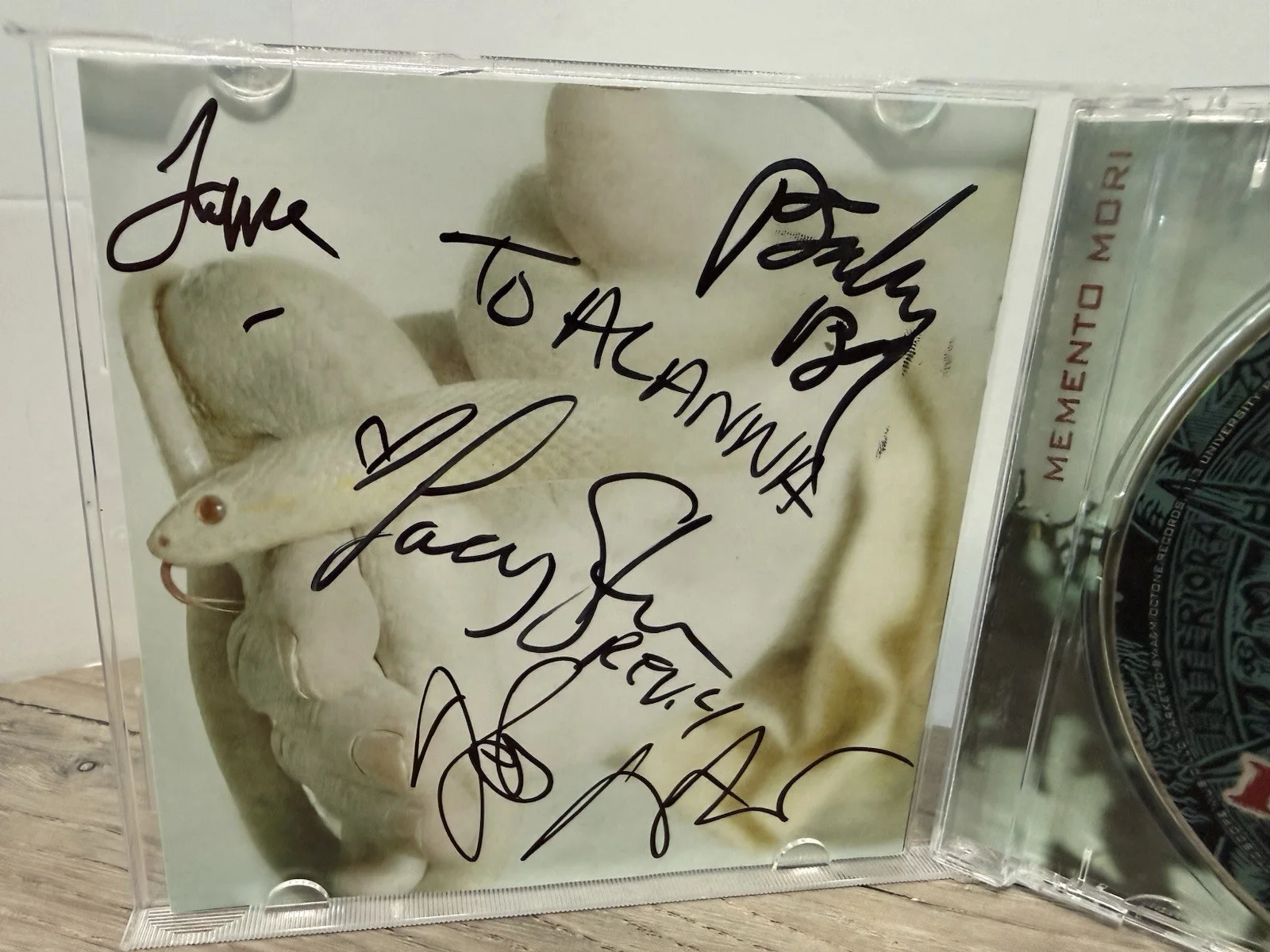 FLYLEAF signed cd booklet for MEMENTO MORI cd 2009, image 2