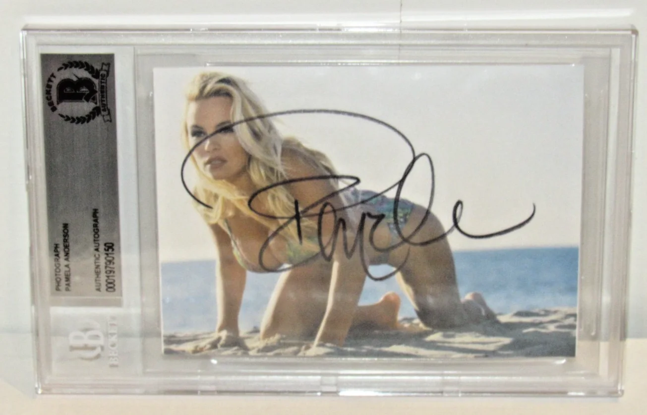 Pamela Anderson — Pamela Anderson Sexy Autographed Photo Beckett Encapsulated Authentication BAS, изображение 4