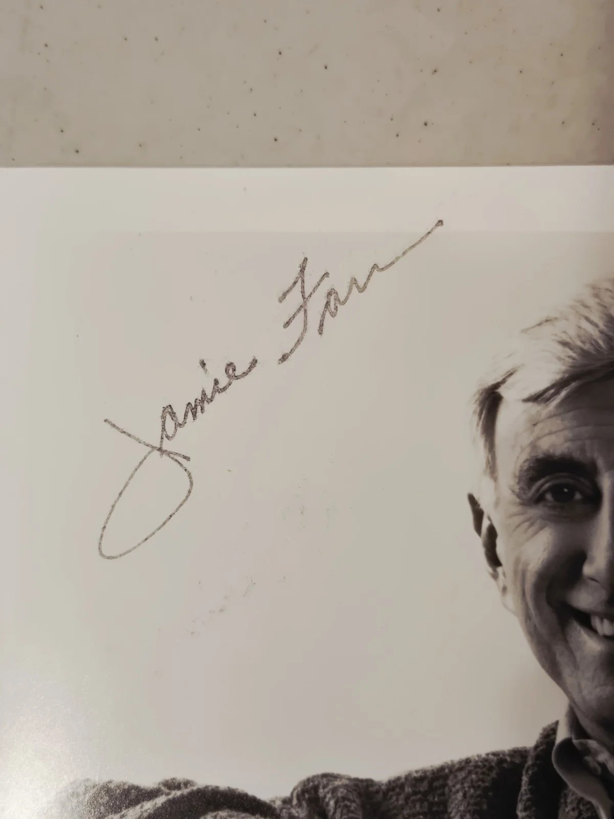 Jamie Farr — Autographed JAMIE FARR 8x10 Promo Photo - M*A*S*H* Star, "Cpl. Maxwell Klinger", изображение 2