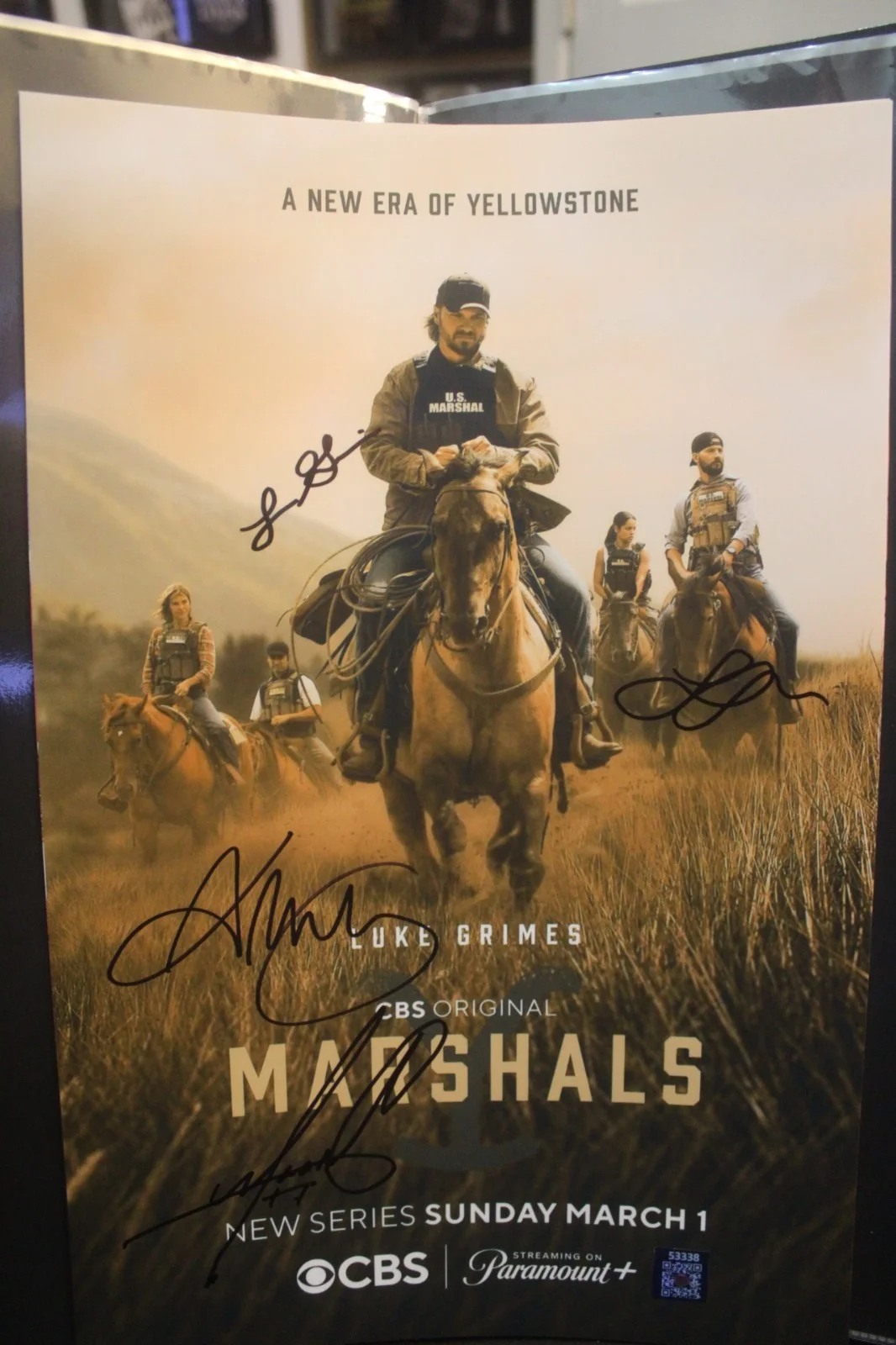 Michael Cudlitz, Luke Grimes, Arielle Kebbel — Signed Poster - Marshals - Luke Grimes, Arielle Kebbel, - TV Series - 11x17 +COA, изображение 2