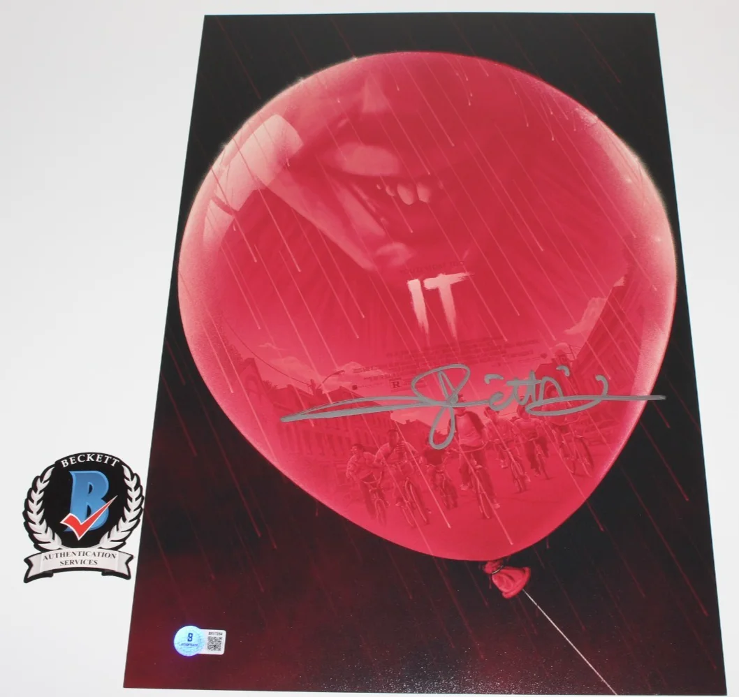 DIRECTOR ANDY MUSCHIETTI SIGNED 'IT' 12x18 MOVIE POSTER 6 BECKETT BAS COA PROOF, изображение 2
