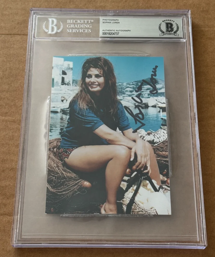 Sophia Loren — ACTRESS SOPHIA LOREN SIGNED 4X6 PHOTO ENCAPSULATED BECKETT BAS #3