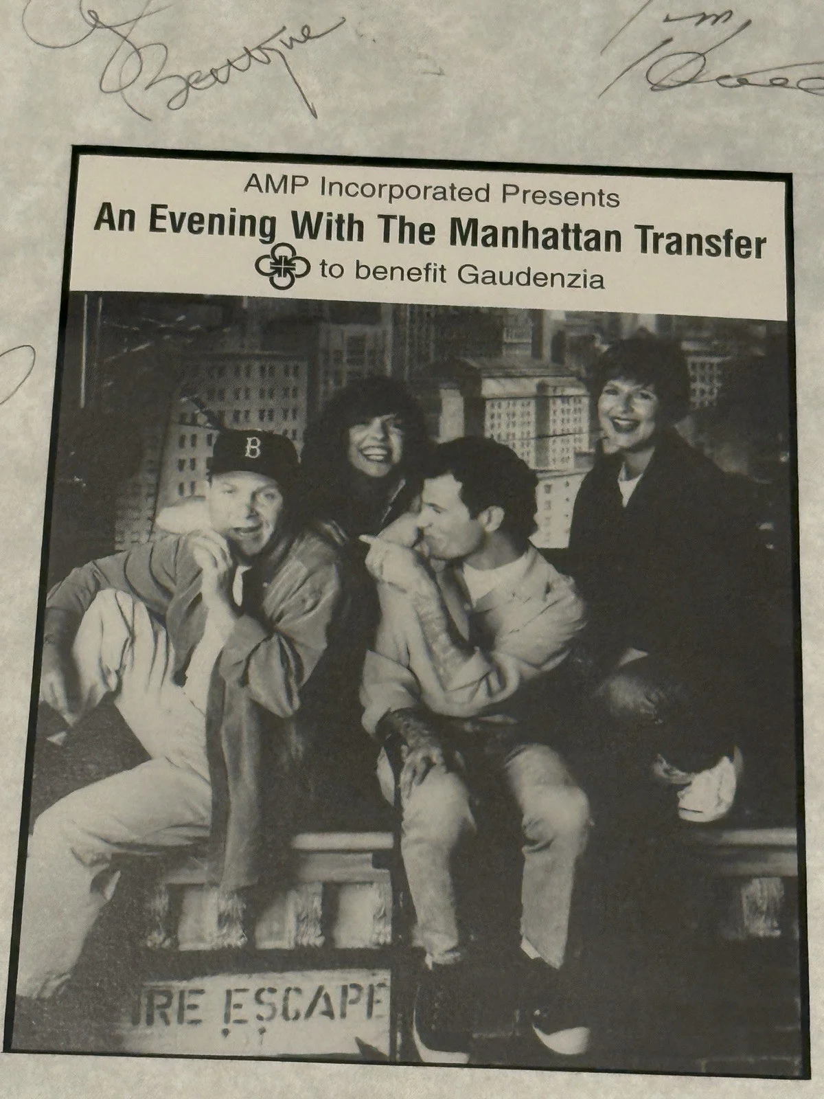 Hand- Signed by All 4 Members Tim Hauser 1990s Gaudenzia Benefit Concert Winners, изображение 2