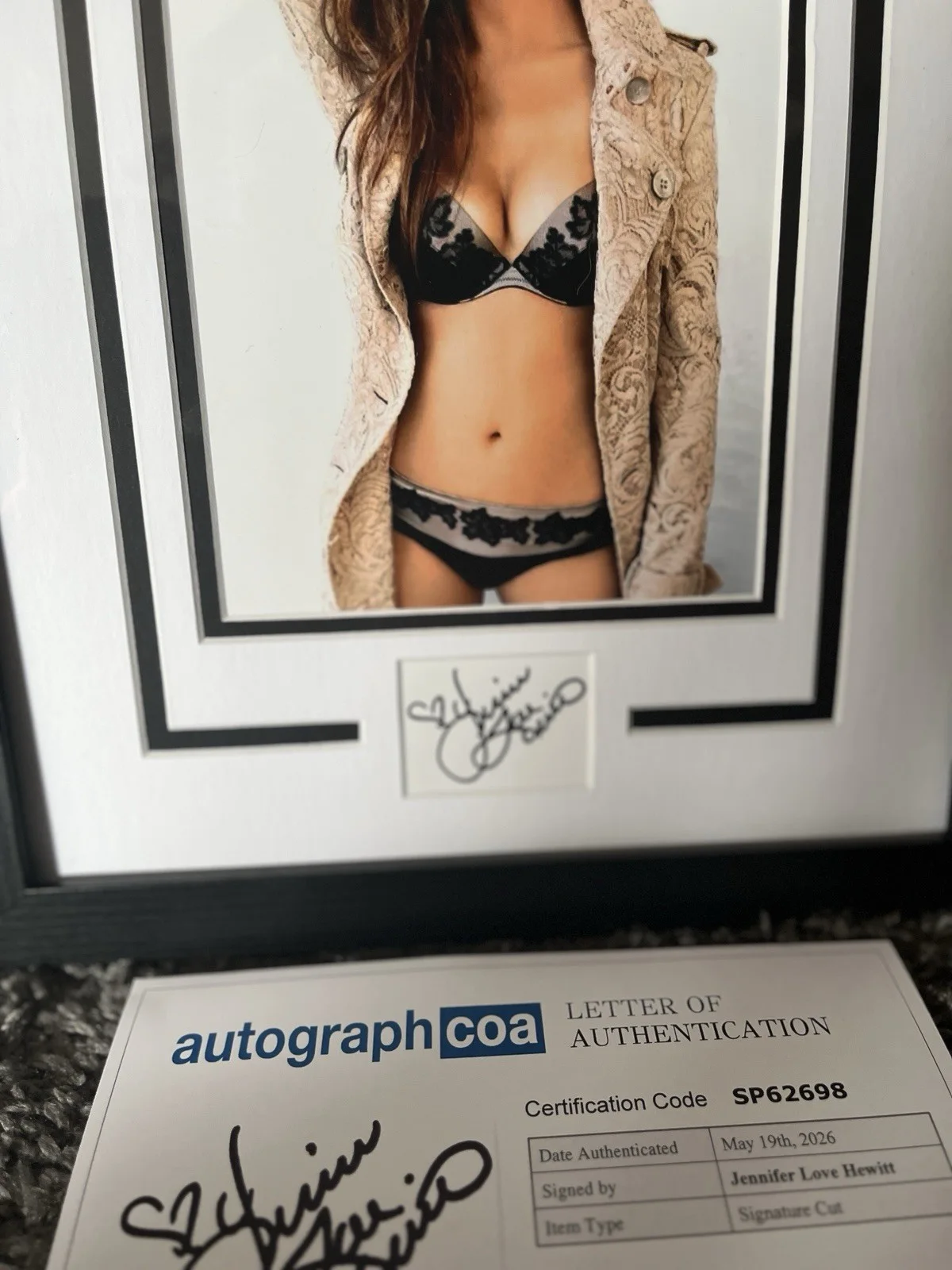 Jennifer Love Hewitt — Jennifer Love Hewitt Signed Framed 11x14 Display ACOA Sexy Bikini I Know What, изображение 4