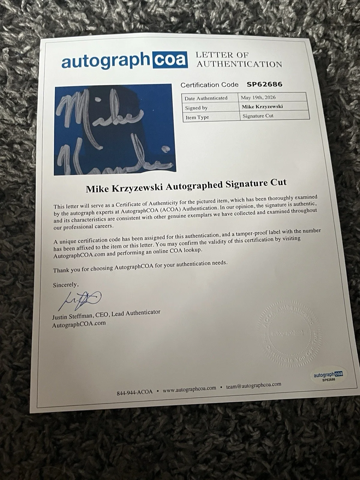 Mike Krzyzewski — Mike Krzyzewski Autographed Signed 11x14 Framed Display Cut Coach K ACOA JSA HOF, image 2