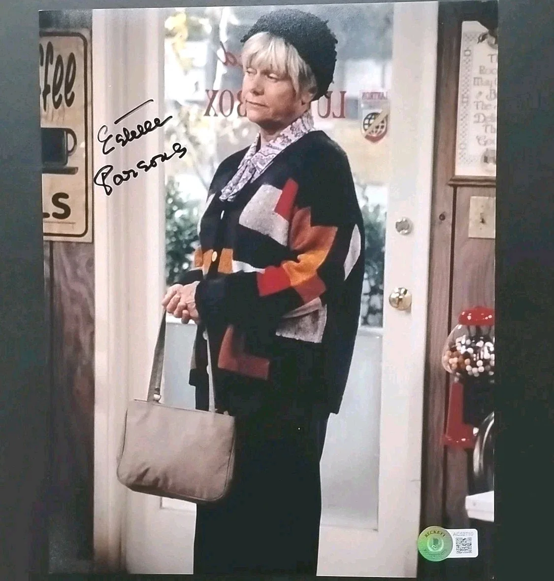 Estelle Parsons — Estelle Parsons Autographed (Beckett) Roseanne Signed 8x10