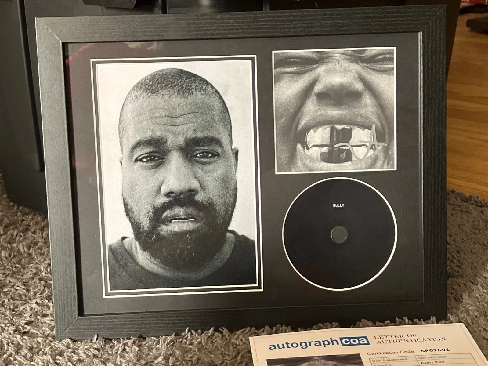 Kanye West — Kanye West Autographed Signed 11x14 Custom Framed CD Photo Bully Ye Yeezy ACOA, изображение 2