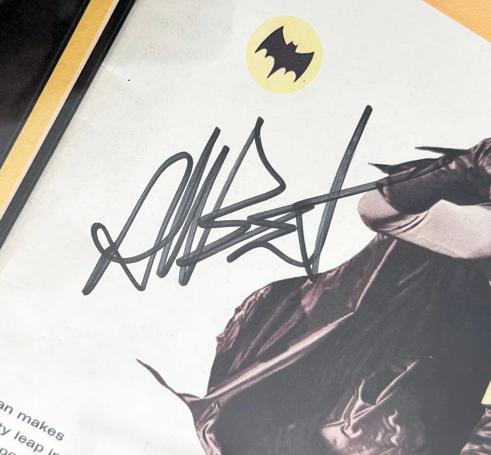 ADAM WEST — 1966 Life Magazine FRAMED ~ SIGNED BY ADAM WEST~ BATMAN tv *AUTHENTIC AUTOGRAPH*, изображение 2