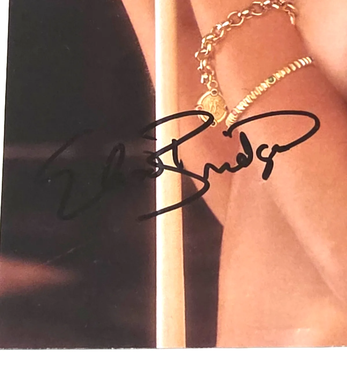 ELISA BRIDGES — ELISA BRIDGES SIGNED AUTOGRAPHED 8x11 MAGAZINE PAGE AUTO O'NEILL'S COA, image 2
