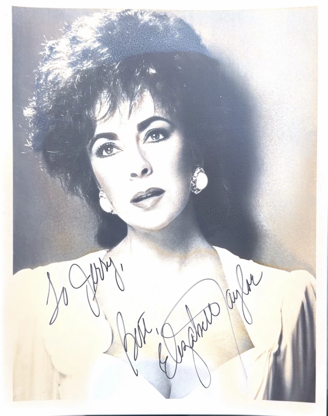 Elizabeth Taylor — ORIGINAL ELIZABETH TAYLOR SIGNED SEPIA PHOTO(CLASSIC HOLLYWOOD), image 2