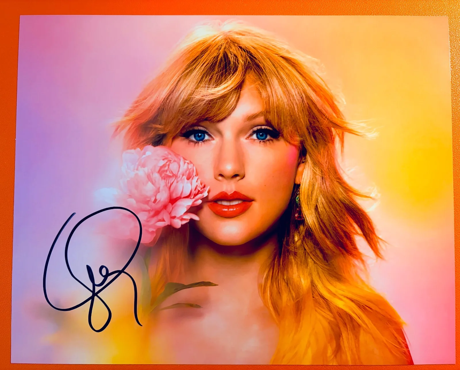 Taylor Swift — Taylor Swift Signed•BEAUTIFUL 8x10 of the talented Singer Songwriter• w/COA, изображение 2
