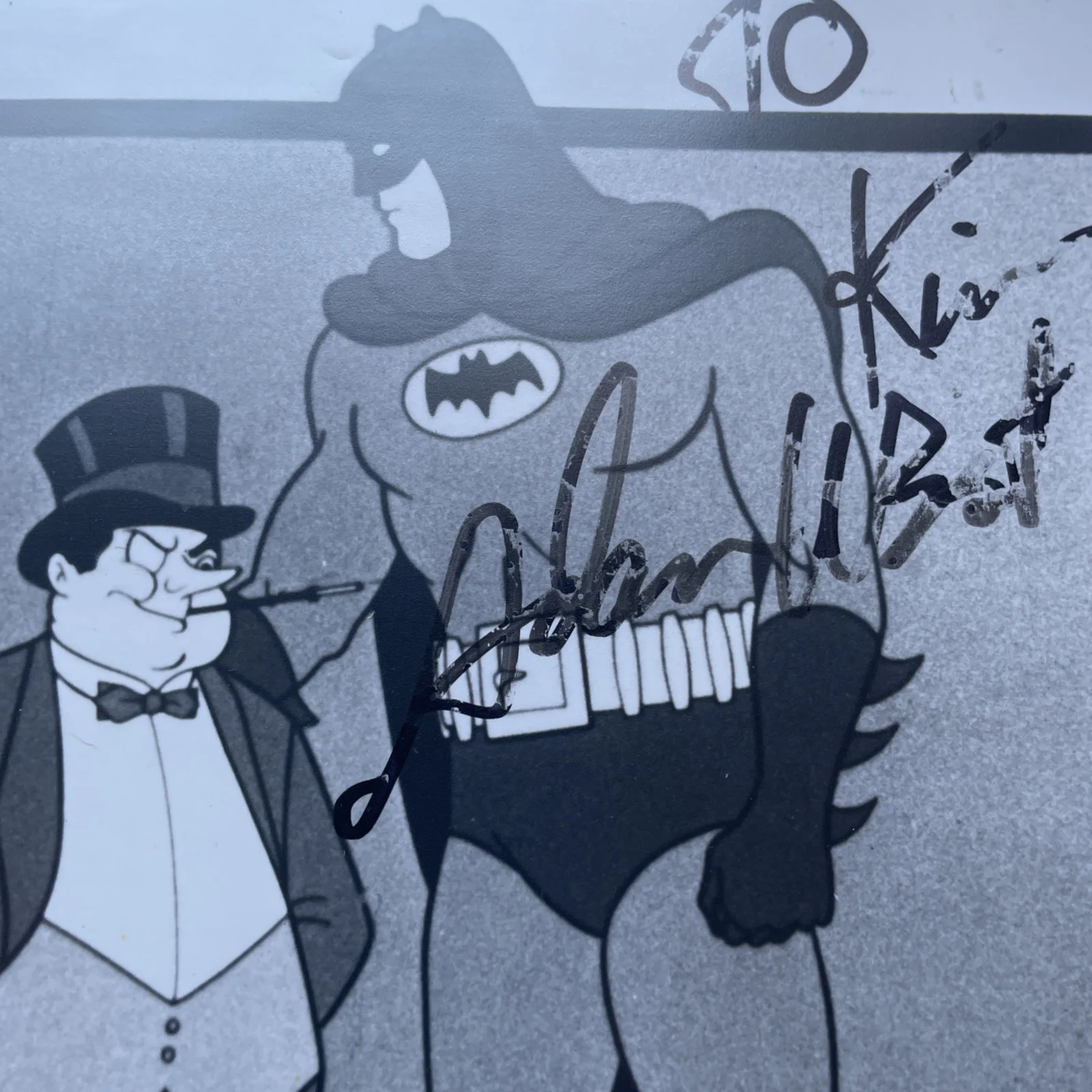 Adam West — 8” X 10” In Person Autographed B&W Cartoon Pic of Batman-Signed by Adam West, изображение 3
