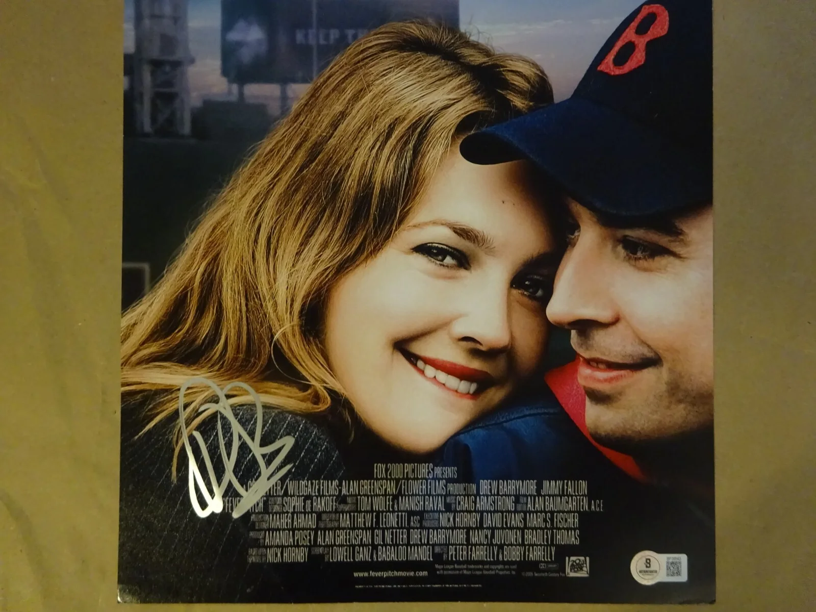 Drew Barrymore — Signed Drew Barrymore Autographed Fever Pitch 11"x17" Photo Beckett BAS COA, изображение 3