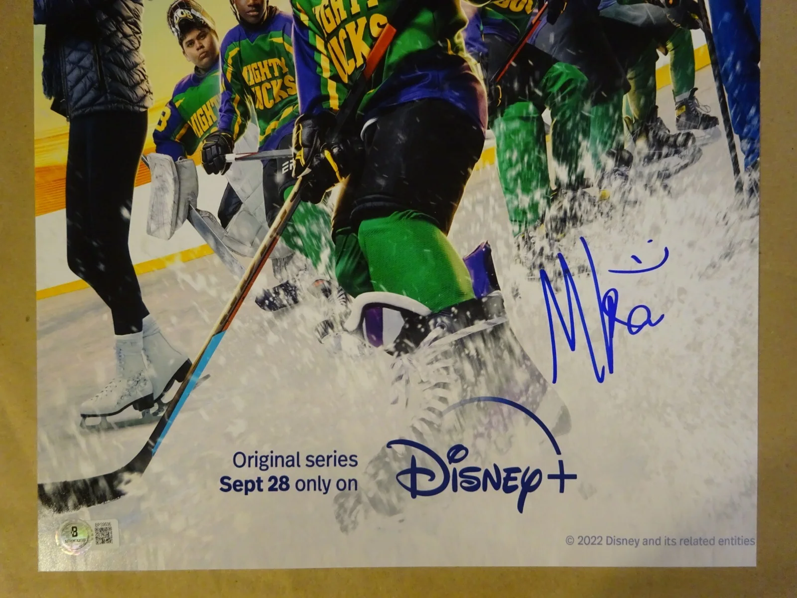 Molly Kearney — Signed Molly Kearney Autographed Mighty Ducks Game Changers 12x18 Photo BAS COA, изображение 3