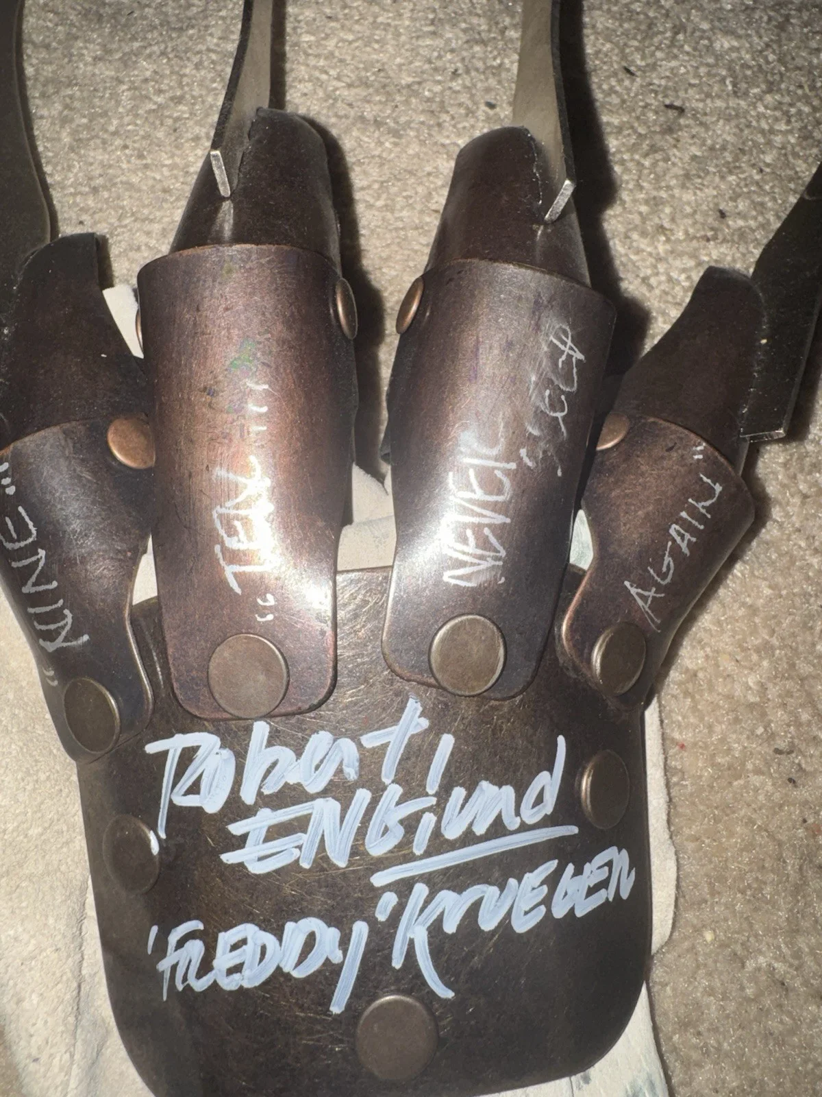 Robert Englund — Nightmare on Elm Street Freddy Krueger Signed Deluxe Metal Glove Robert Englund, image 2