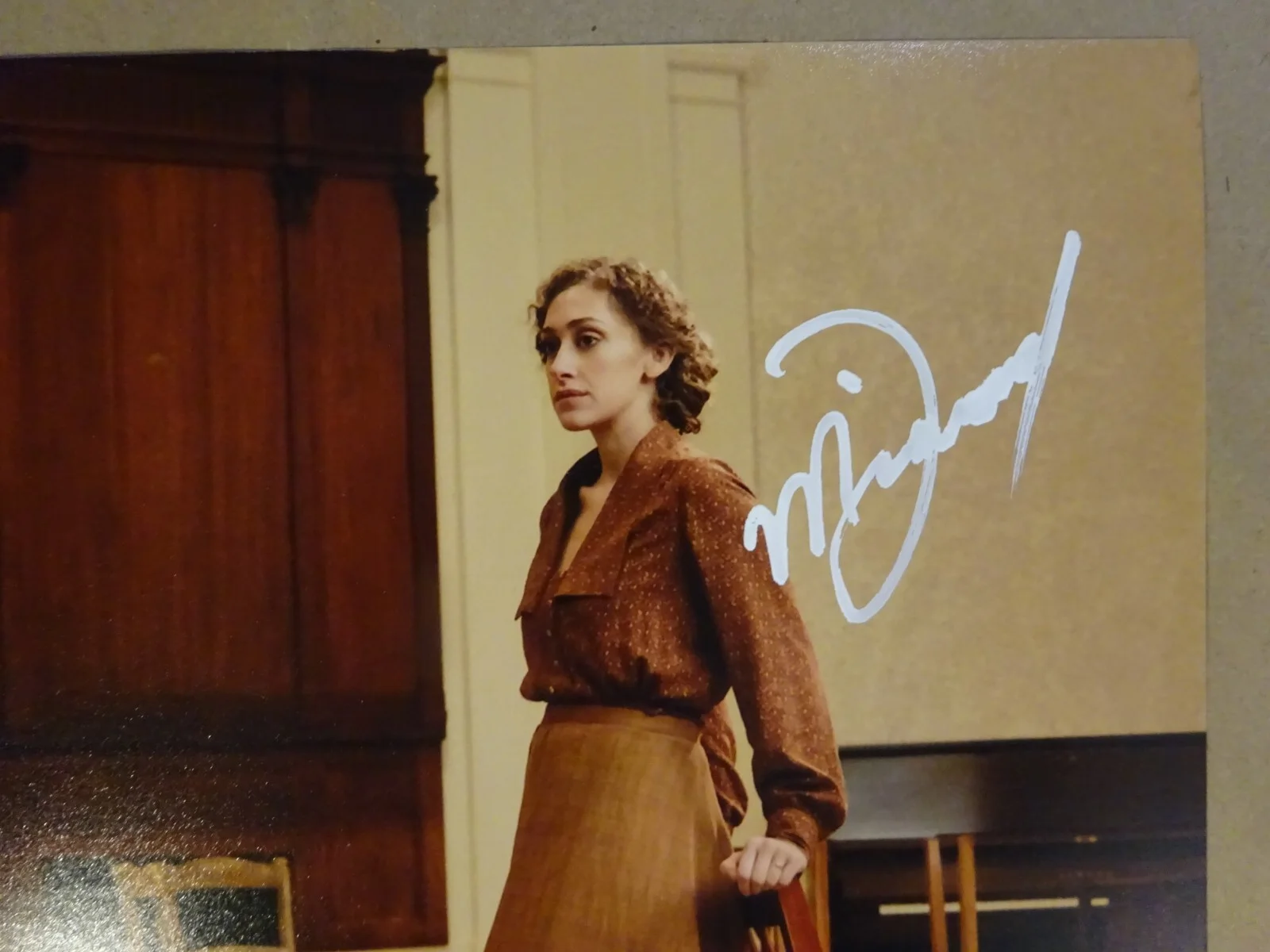 Micaela Diamond — Autographed Micaela Diamond Signed 8x10 Broadway Parade Photo Beckett BAS COA, изображение 3