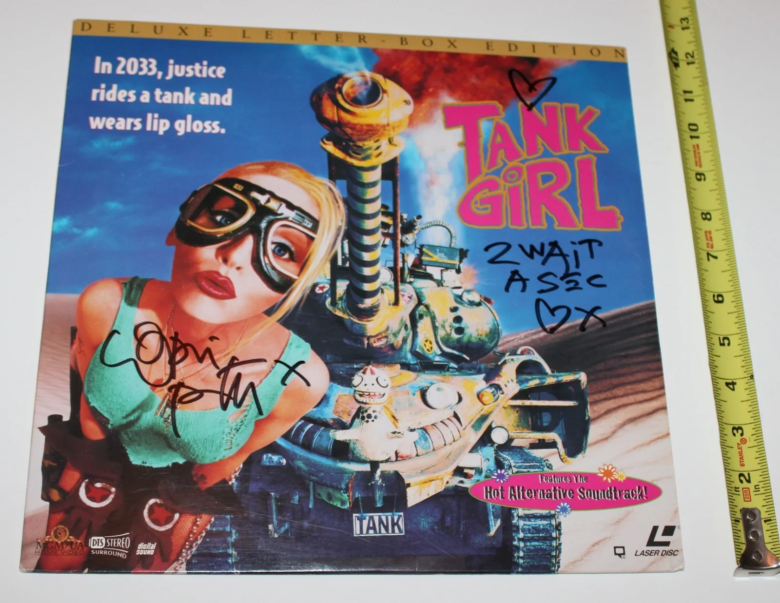 Lori Petty — Tank Girl old cult classic movie Laserdisc autograph Lori Petty signed original, изображение 3
