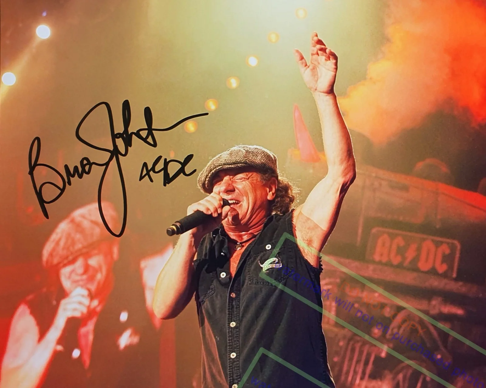 BRIAN JOHNSON — BRIAN JOHNSON Signed Autographed 8X10 Photo