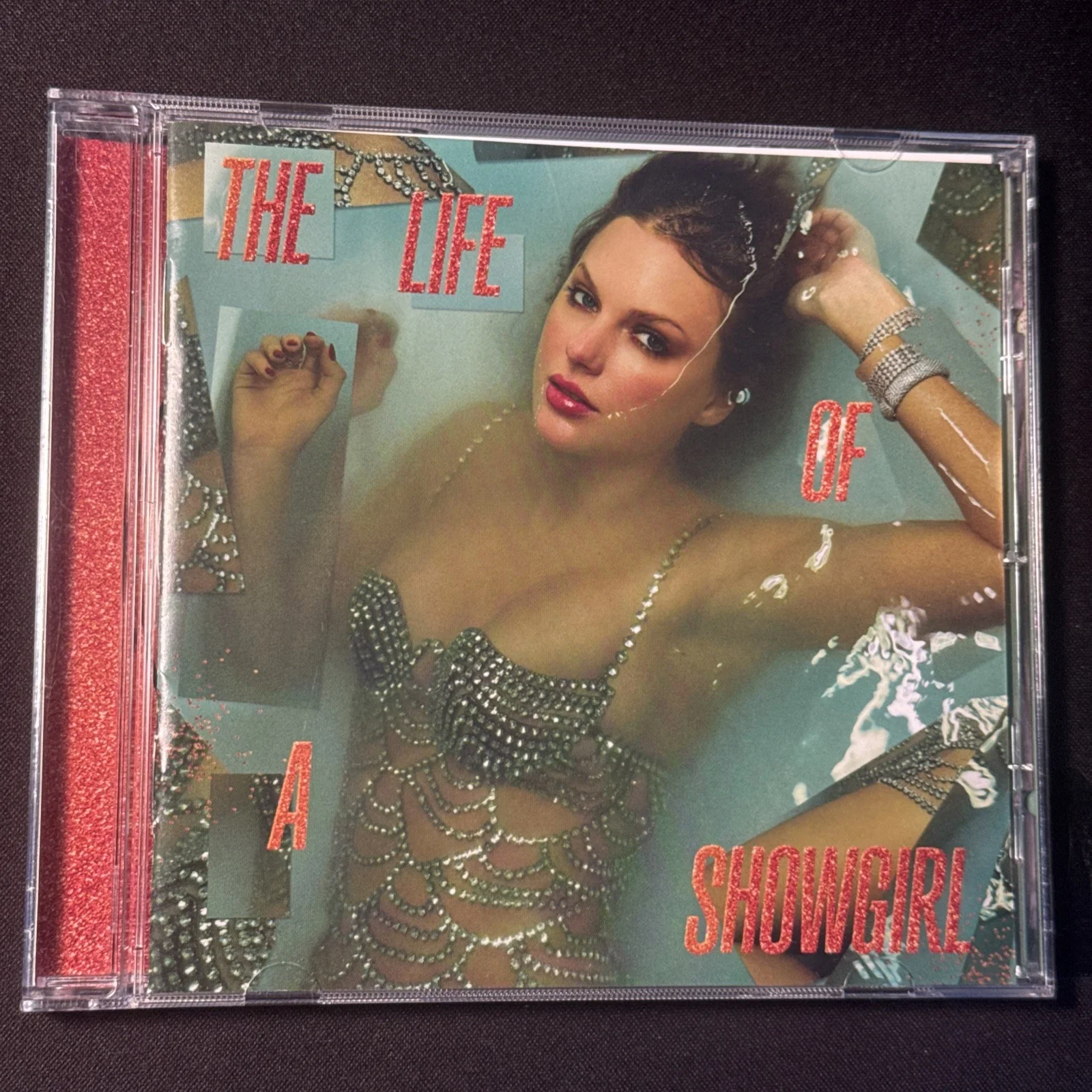 The Life Of A Showgirl CD w/ Hand Signed Photo 1 Taylor Swift RARE, изображение 2
