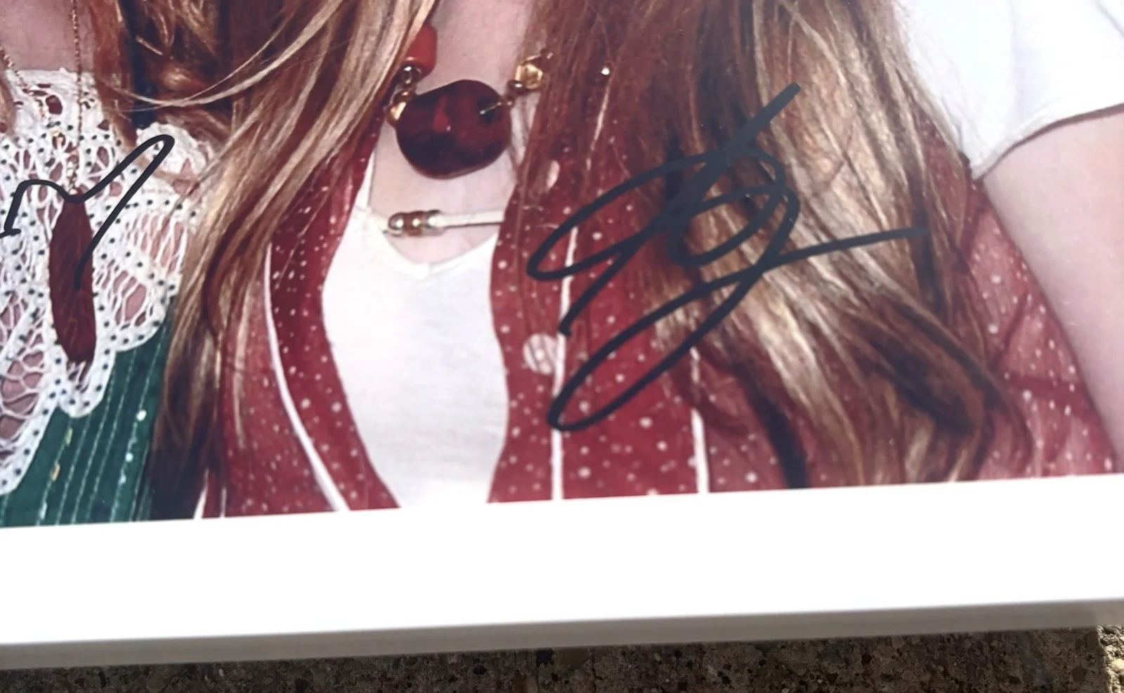 ALY & AJ SIGNED + FRAMED 11x14 Photo JSA COA Disney Channel, изображение 3